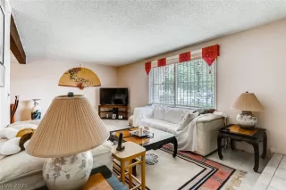 Photo #3: 2307966 Listing