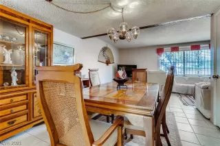 Photo #6: 2307966 Listing