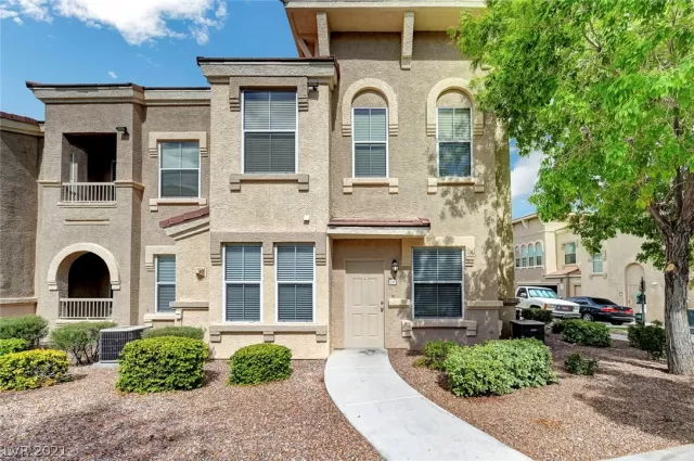 MLS: 2307989 Condo For Sale