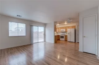 Photo #4: 2308019 Listing 