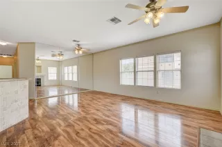 Photo #4: 2308044 Listing