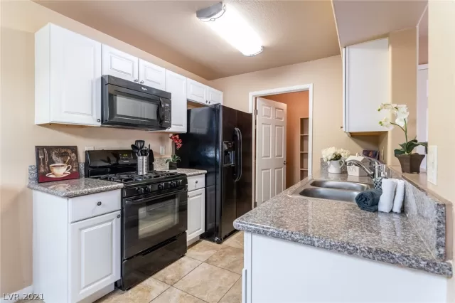 MLS: 2308059 Condo For Sale