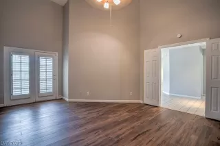 Photo #6: 2308084 Listing