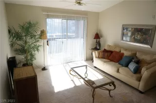 Photo #4: 2308088 Listing