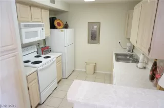 Photo #6: 2308088 Listing