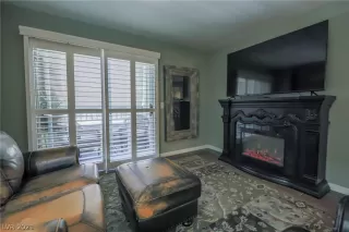 Photo #4: 2308147 Listing