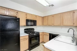 Photo #2: 2308163 Listing