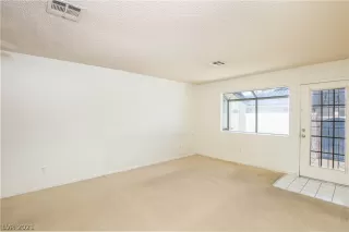 Photo #3: 2308163 Listing