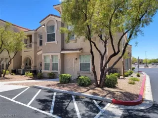 Photo #1: 2308180 Listing