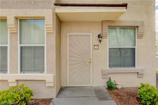 Photo #3: 2308180 Listing