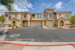 Photo #4: 2308180 Listing