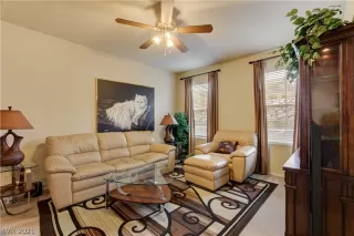 Photo #6: 2308180 Listing