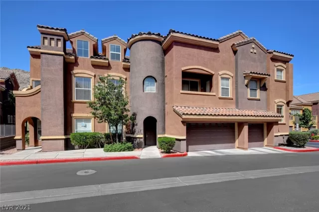 MLS: 2308207 Condo For Sale