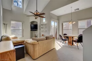 Photo #5: 2308207 Listing