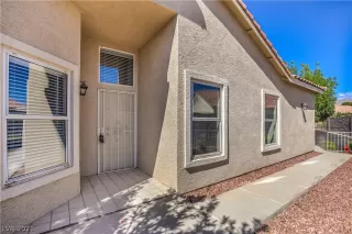 Photo #4: 2308211 Listing