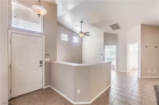 Photo #5: 2308211 Listing