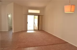 Photo #6: 2308211 Listing