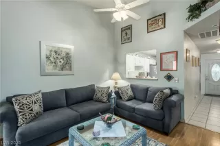 Photo #3: 2308213 Listing