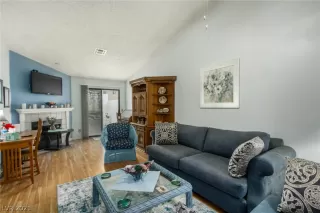 Photo #4: 2308213 Listing