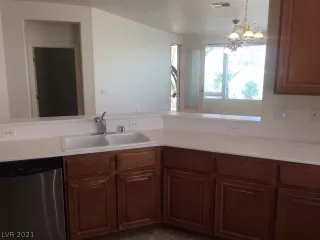 Photo #6: 2308234 Listing