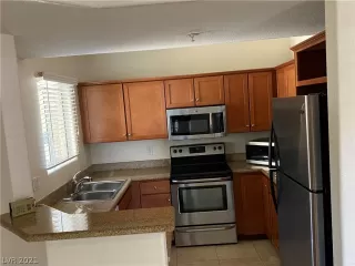 Photo #3: 2308242 Listing