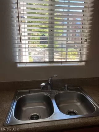 Photo #5: 2308242 Listing