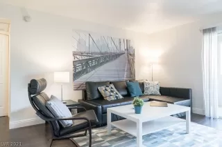 Photo #2: 2308259 Listing