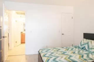 Photo #4: 2308259 Listing