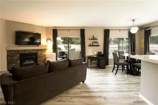 Photo #5: 2308263 Listing