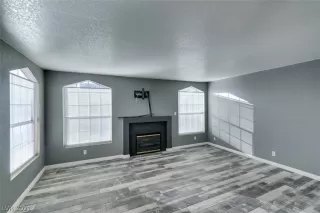 Photo #3: 2308274 Listing