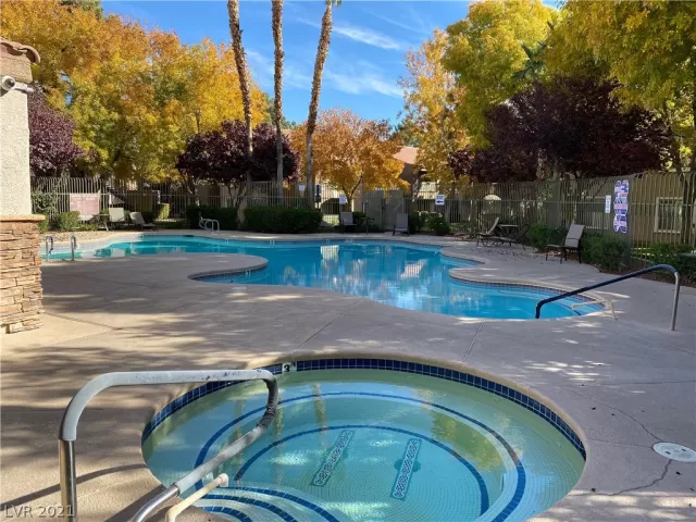 MLS: 2308286 Condo For Sale