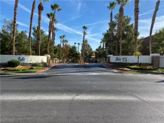 Photo #1: 2308286 Listing