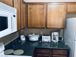 Photo #6: 2308286 Listing