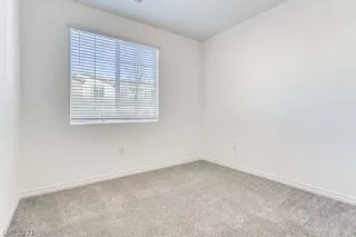 Photo #6: 2308295 Listing