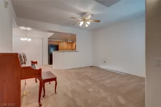 Photo #3: 2308309 Listing