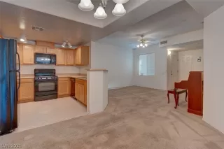 Photo #4: 2308309 Listing