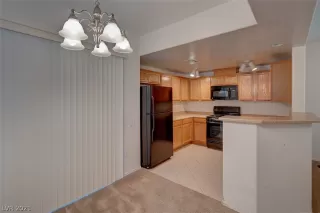 Photo #6: 2308309 Listing