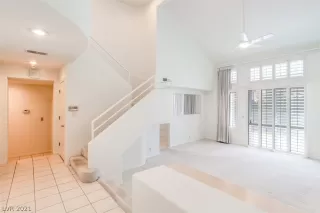 Photo #2: 2308315 Listing