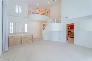 Photo #5: 2308315 Listing