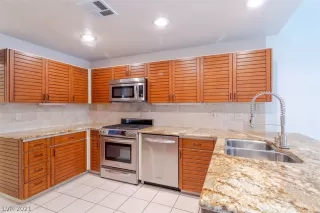 Photo #6: 2308315 Listing