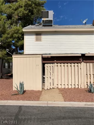 Photo #5: 2308318 Listing 