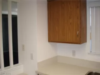 Photo #5: 2308327 Listing