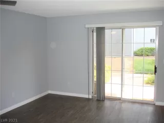 Photo #6: 2308327 Listing