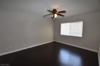 Photo #6: 2308341 Listing