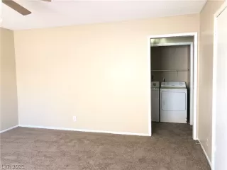 Photo #5: 2308347 Listing 