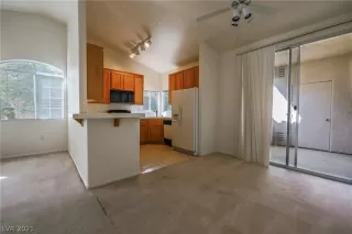 Photo #6: 2308353 Listing