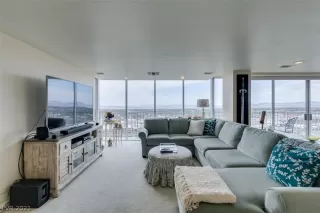 Photo #3: 2308396 Listing