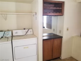 Photo #4: 2308399 Listing