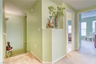 Photo #6: 2308414 Listing