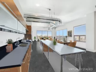 Photo #2: 2308442 Listing